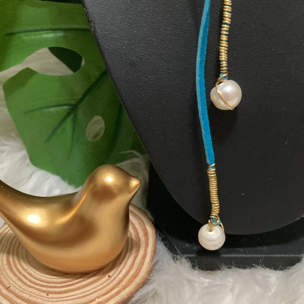 Real fresh Water Pearls Blue Leather Tie Choker - Picture 2 of 2